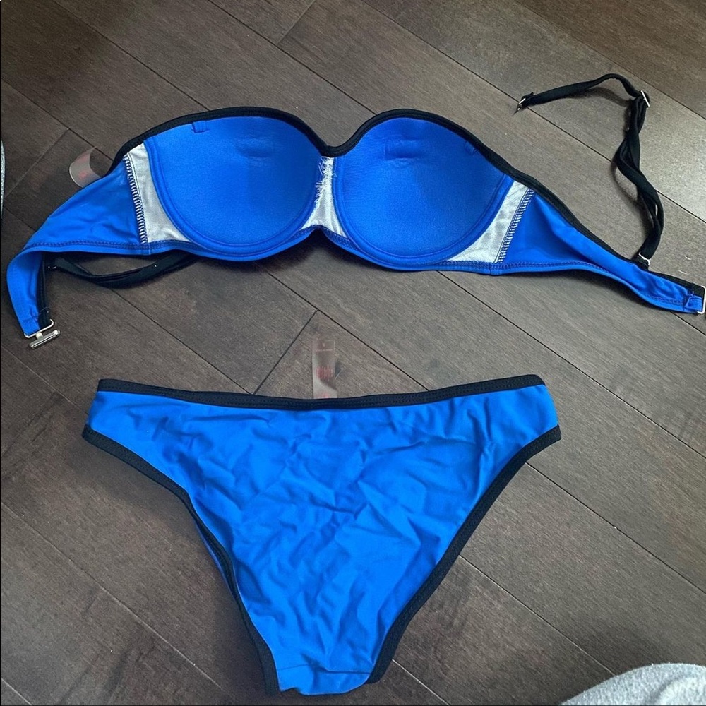 Bikini Set - Picture 2 of 2